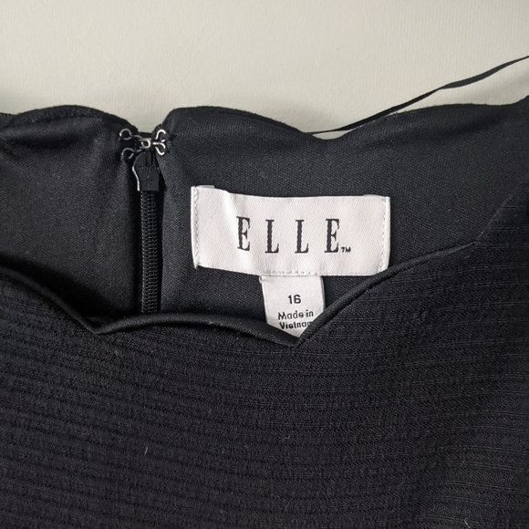 Black Elle dress - Picture 3 of 4